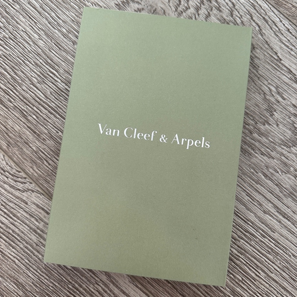 Van Cleef & Arpels care booklet